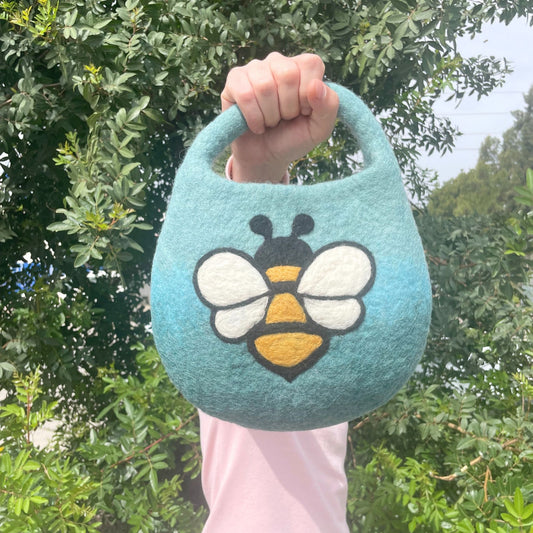 Water Felted Bee Bag - One Handle with Magnet - Blue Green