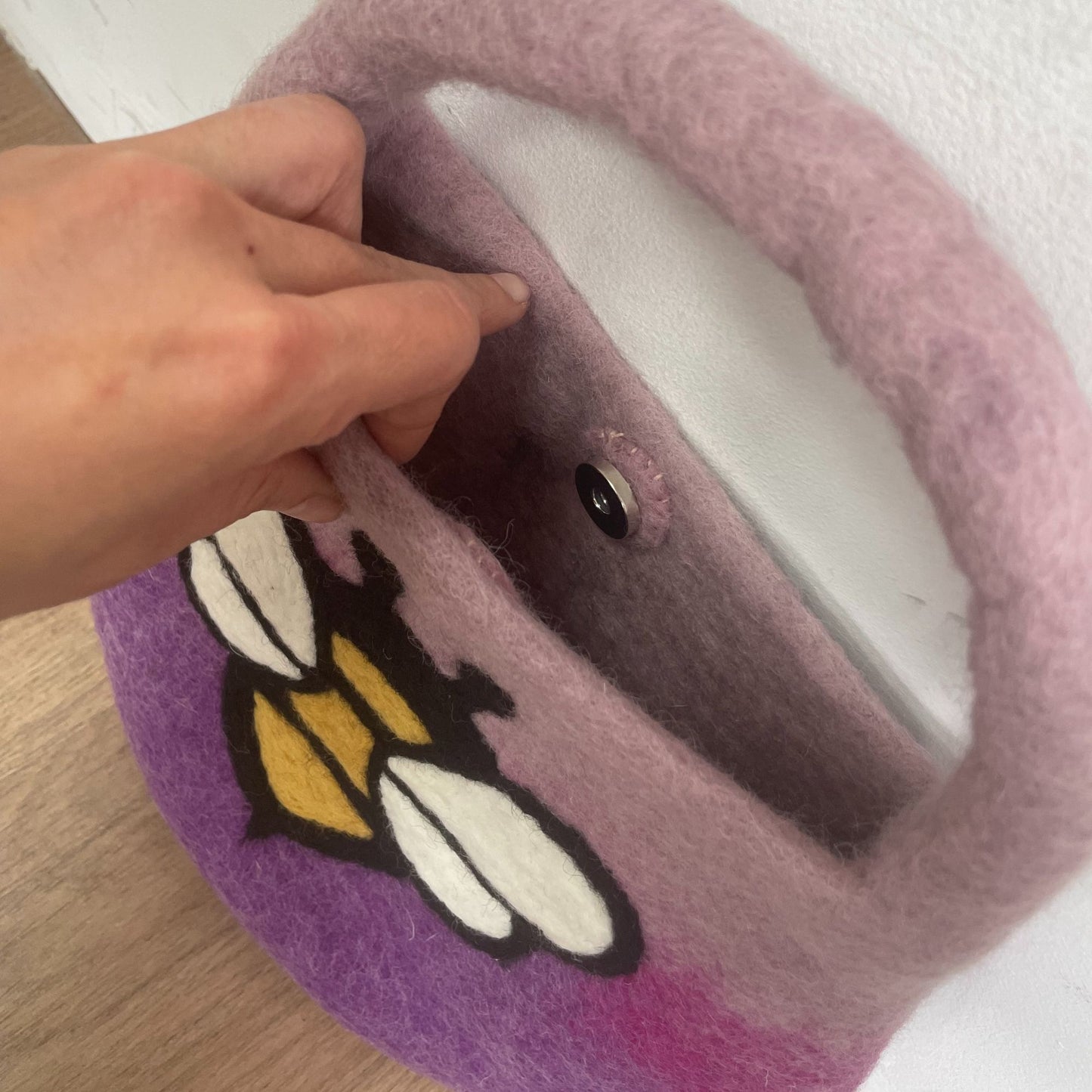 Water Felted Bee Bag - One Handle with Magnet - Lavender Shades